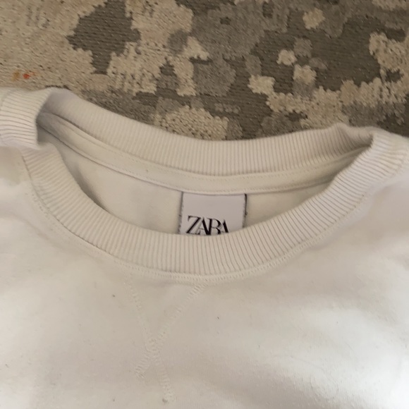 Zara White Crewneck - Picture 2 of 4